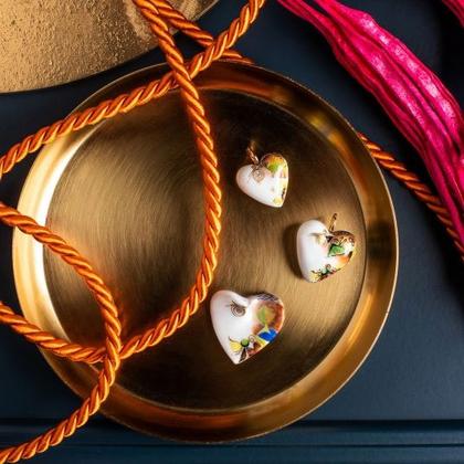 Meissen Anhänger Geschwungenes Herz "Modern Fantasy" – Anhänger Anhänger ohne Besatz aus Porzellan. – Ansicht 3