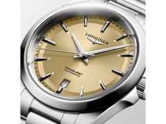 Longines Conquest Automatik Edelstahl 38mm beiges Zifferblatt Metallband – Herrenuhren Uhr mit Datum aus Edelstahl. Das Gehäuse ist rund und silber. Das Edelstahlarmband ist silber. Das Zifferblatt ist ein Index in beige. – Ansicht 2