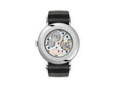 Nomos Glashütte Tangente 35 Datum Gangreserve Handaufzug Edelstahl 35mm weißes Zifferblatt schwarzes Lederband Glasboden – Herrenuhren Uhr mit Datum aus Edelstahl und Leder. Das Gehäuse ist rund und silber. Das Lederarmband ist schwarz. Das Zifferblatt ist arabisch Index und silber. – Ansicht 4