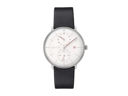 Herrenuhren Uhr mit Datum aus Edelstahl und Leder. Das Gehäuse ist rund und silber. Das Lederarmband ist schwarz. Das Zifferblatt ist arabisch Index und weiß.