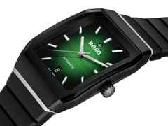 Rado Anatom Automatik Keramik 32,5mm schwarz-grünes Zifferblatt schwarzes Kautschukband – Damenuhren Uhr mit Datum aus Edelstahl, Kautschuk und Keramik. Das Gehäuse ist rechteckig und schwarz. Das Kautschuk / Kunststoff / Silikon Armband ist schwarz. Das Zifferblatt ist ein Index in grün. – Ansicht 2