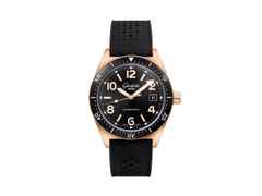 Glashütte Original SeaQ Automatik Rotgold 40mm schwarzes Zifferblatt schwarzes Kautschukband – Herrenuhren Uhr mit Datum aus 750 Rotgold. Das Gehäuse ist rund und roségold. Das Kautschuk / Kunststoff / Silikon Armband ist schwarz. Das Zifferblatt ist arabisch Index und schwarz.