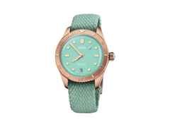 Oris Divers Sixty-Five Cotton Candy Automatik Bronze 38mm grünes Zifferblatt grünes Textilband – Damenuhren Uhr mit Datum aus Bronze und Leder. Das Gehäuse ist rund und roségold. Das Textilarmband ist grün. Das Zifferblatt ist ein Index in grün.