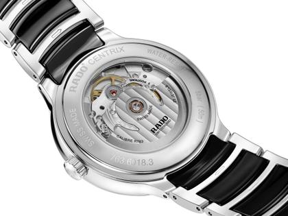 Rado Centrix Diamonds Automatik Edelstahl 39,5mm schwarzes Zifferblatt mit Brillanten Metallband – Herrenuhren Uhr mit Datum aus Edelstahl und Keramik. Das Gehäuse ist rund und silber. Das Keramikarmband ist schwarz. Das Zifferblatt ist ein Index in schwarz. – Ansicht 4