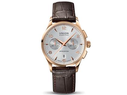Union Glashütte Noramis Chronograph Sachsen Classic 2014 Limited Edition Automatik Roségold 42mm silbernes Zifferblatt braunes Lederband – Herrenuhren Chronograph aus 750 Rotgold. Das Gehäuse ist rund und roségold. Das Lederarmband ist braun. Das Zifferblatt ist arabisch Index und silber.