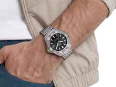 TAG Heuer Aquaracer Professional 200 Solargraph Quarz Titan 40mm schwarzes Zifferblatt Metallband – Herrenuhren Uhr mit Datum aus Titan. Das Gehäuse ist rund und grau. Das Titanarmband ist grau. Das Zifferblatt ist ein Index in schwarz. – Ansicht 7