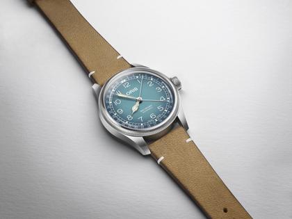 Oris Big Crown  X Cervo Volante Automatik Edelstahl 38mm blaues Zifferblatt braunes Lederband – Herrenuhren Uhr mit Datum aus Edelstahl. Das Gehäuse ist rund und silber. Das Lederarmband ist braun. Das Zifferblatt ist arabisch und blau. – Ansicht 4