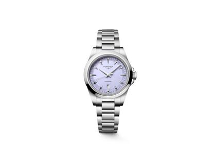 Longines Conquest Quarz Edelstahl 30mm violettes Zifferblatt Metallband – Damenuhren Uhr mit Datum aus Edelstahl. Das Gehäuse ist rund und silber. Das Edelstahlarmband ist silber. Das Zifferblatt ist ein Index in lila.