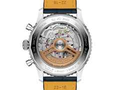 Breitling Navitimer B19 Chronograph 43 Perpetual Calendar Automatik Platin blaues Zifferblatt blaues Lederband limitiert – Herrenuhren Chronograph aus 950 Platin, Edelstahl und Leder. Das Gehäuse ist rund und silber. Das Lederarmband Kroko / Alligator ist blau. Das Zifferblatt ist ein Index in blau. – Ansicht 2