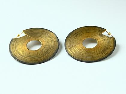 Maria Rzewuska Set 30 Ohrstecker Silber vergoldet mit Karbon 60 mm – Ohrschmuck Ohrstecker aus 925 Silber, Carbon und und .