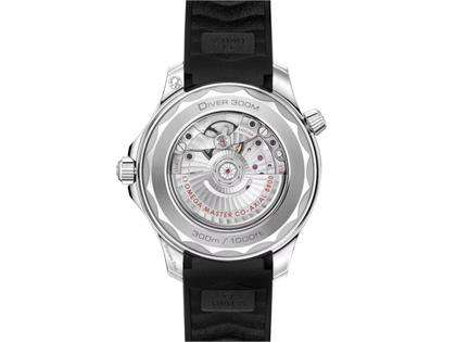 Omega Seamaster Diver 300M Automatik Edelstahl 42mm schwarzes Zifferblatt schwarzes Kautschukband – Herrenuhren Uhr mit Datum aus Edelstahl und Keramik. Das Gehäuse ist rund und silber. Das Kautschuk / Kunststoff / Silikon Armband ist schwarz. Das Zifferblatt ist ein Index in schwarz. – Ansicht 2
