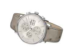 Junghans Meister Chronoscope Automatik Edelstahl 41mm graues Zifferblatt graues Lederband – Herrenuhren Chronograph aus Edelstahl und Leder. Das Gehäuse ist rund und silber. Das Lederarmband Strauß ist grau. Das Zifferblatt ist ein Index in grau. – Ansicht 2