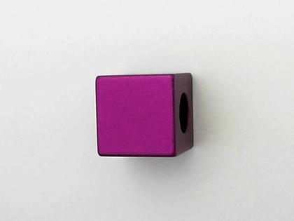 Apero Anhänger Würfel Aluminium 10mm Lila – Anhänger Anhänger ohne Besatz aus Aluminium.