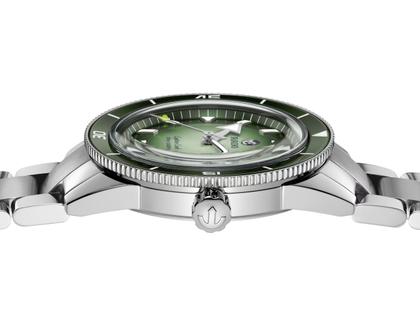 Rado Captain Cook x Cameron Norrie Automatik Edelstahl grün Edelstahlband Limitierte Edition – Herrenuhren Uhr mit Datum aus Edelstahl. Das Gehäuse ist rund und silber. Das Edelstahlarmband ist silber. Das Zifferblatt ist ein Index in grün. – Ansicht 4