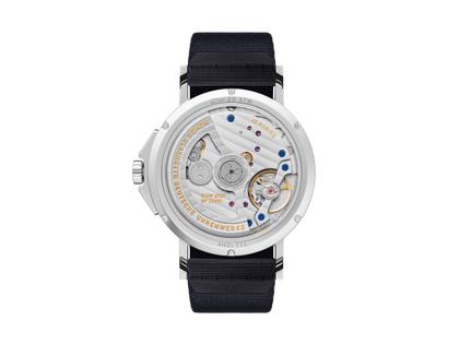 Nomos Glashütte Ahoi neomatik 38 Datum Automatik Edelstahl silbernes Zifferblatt dunkelblaues Textilband Glasboden – Herrenuhren Uhr mit Datum aus Edelstahl. Das Gehäuse ist rund und silber. Das Textilarmband ist blau. Das Zifferblatt ist arabisch Index und silber. – Ansicht 4