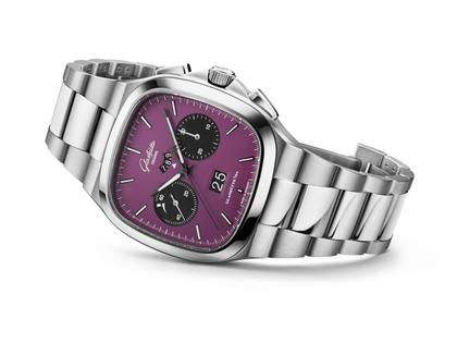 Glashütte Original Seventies Chronograph Panoramadatum Plasma Limited Edition Automatik Edelstahl 40mm violettes Zifferblatt Metallband – Herrenuhren Chronograph aus 585 Weißgold und Edelstahl. Das Gehäuse ist quadratisch und silber. Das Edelstahlarmband ist silber. Das Zifferblatt ist ein Index in lila. – Ansicht 2