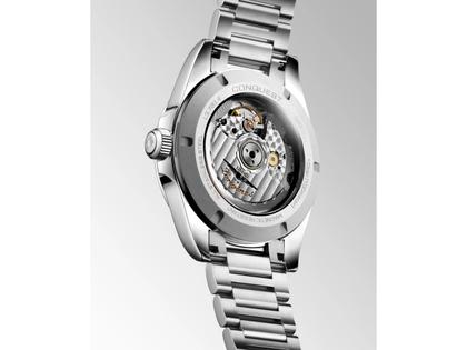 Longines Conquest Automatik Edelstahl 38mm silberfarbenes Zifferblatt Metallband – Herrenuhren Uhr mit Datum aus Edelstahl. Das Gehäuse ist rund und silber. Das Edelstahlarmband ist silber. Das Zifferblatt ist ein Index in silber. – Ansicht 4