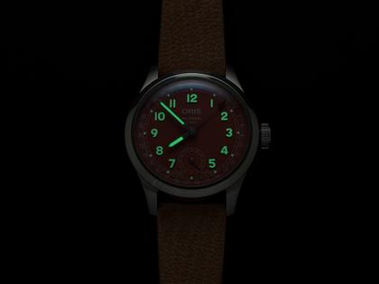 Oris Big Crown Pointer Date Calibre 403 Automatik Edelstahl 40mm rosa Zifferblatt braunes Lederband – Herrenuhren Uhr mit Datum aus Edelstahl und Leder. Das Gehäuse ist rund und silber. Das Lederarmband ist braun. Das Zifferblatt ist arabisch und rosa. – Ansicht 4