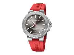 Oris Aquis Date Relief Automatik Edelstahl 43,5mm graues Zifferblatt rotes Kautschukband – Herrenuhren Uhr mit Datum aus Edelstahl und Kautschuk. Das Gehäuse ist rund und silber. Das Kautschuk / Kunststoff / Silikon Armband ist rot. Das Zifferblatt ist ein Index in grau.
