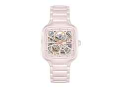 Rado True Square Open Heart Automatik Keramik 38mm rosa Zifferblatt rosa Keramikband – Herrenuhren Uhr ohne Datum aus Keramik, rhodiniert und Titan. Das Gehäuse ist quadratisch und rosa. Das Keramikarmband ist rosa. Das Zifferblatt ist skelettiert und rosa.