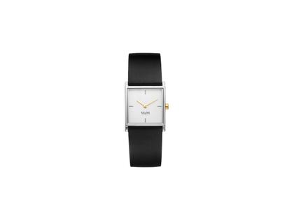 M&M Square Design Quarz Edelstahl 21mm silbernes Zifferblatt schwarzes Lederband – Damenuhren Uhr ohne Datum aus Edelstahl. Das Gehäuse ist rechteckig und silber. Das Lederarmband ist schwarz. Das Zifferblatt ist ein Index in silber.