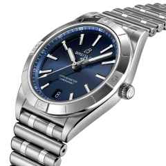 Breitling Chronomat Automatic 36 Edelstahl blaues Zifferblatt Metallband – Damenuhren Uhr mit Datum aus Edelstahl. Das Gehäuse ist rund und silber. Das Edelstahlarmband ist silber. Das Zifferblatt ist ein Index in blau. – Ansicht 3