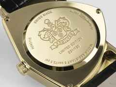 Hamilton Ventura Gold Quartz Limited Edition Gelbgold 33x52mm schwarzes Zifferblatt Lederband – Herrenuhren Uhr ohne Datum aus 585 Gelbgold und Leder. Das Gehäuse ist sonstige Form und gelbgold. Das Lederarmband ist schwarz. Das Zifferblatt ist ein Index in schwarz. – Ansicht 4