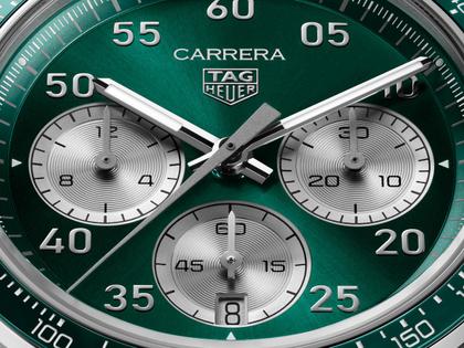TAG Heuer Carrera Chronograph Sport Automatik Edelstahl 42mm grünes Zifferblatt Metallband – Herrenuhren Chronograph aus Edelstahl und Keramik. Das Gehäuse ist rund und silber. Das Edelstahlarmband ist silber. Das Zifferblatt ist arabisch Index und grün. – Ansicht 4