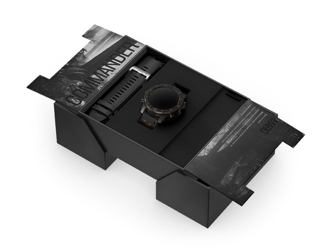 Garmin MARQ Commander Gen 3 Titan Schwarz-DLC 47mm digitales Display schwarzes Textilband – Herrenuhren Uhr Multifunktion aus DLC beschichtet, Keramik und Titan. Das Gehäuse ist rund und grau. Das Textilarmband ist schwarz. Der Zifferblatt ist digital. – Ansicht 6