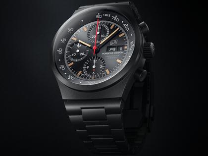 Porsche Design Chronograph 1 - Hodinkee 2024 Limited Edition Automatik Titan beschichtet 41mm schwarzes Zifferblatt Metallband beschichtet – Herrenuhren Chronograph aus Titan und Titancarbid beschichtet. Das Gehäuse ist rund und schwarz. Das Titanarmband ist schwarz. Das Zifferblatt ist arabisch Index und schwarz. – Ansicht 5