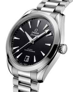 Omega Seamaster Aqua Terra 150M Automatik Edelstahl 41mm schwarzes Zifferblatt Metallband – Herrenuhren Uhr mit Datum aus Edelstahl. Das Gehäuse ist rund und silber. Das Edelstahlarmband ist silber. Das Zifferblatt ist ein Index in schwarz. – Ansicht 5