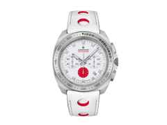 Junghans 1972 Chronoscope Sports Edition 2020 Quarz Edelstahl 43mm weißes Zifferblatt weißes Lederband – Herrenuhren Chronograph aus Edelstahl. Das Gehäuse ist rund und silber. Das Lederarmband ist weiß. Das Zifferblatt ist ein Index in weiß.