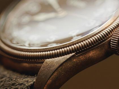 Oris Big Crown Pointer Date Automatik Bronze 40mm braunes Zifferblatt braunes Lederband – Herrenuhren Uhr mit Datum aus Bronze und Edelstahl. Das Gehäuse ist rund und roségold. Das Lederarmband ist braun. Das Zifferblatt ist arabisch und braun. – Ansicht 2