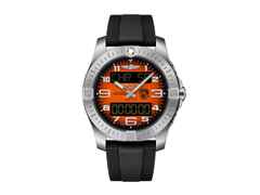 Breitling Aerospace B70 Orbiter Quarz Titan 43mm orangenes Zifferblatt schwarzes Kautschukband – Herrenuhren Uhr Multifunktion aus Kautschuk und Titan. Das Gehäuse ist rund und grau. Das Kautschuk / Kunststoff / Silikon Armband ist schwarz. Das Zifferblatt ist arabisch und orange.