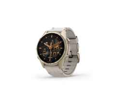 Garmin fenix 8 43mm AMOLED faserverstärktes Polymer Edelstahl softgold beschichtet kalksteinfarbenes Lederband – Damenuhren Uhr Multifunktion aus DLC beschichtet und Edelstahl. Das Gehäuse ist rund und beige. Das Lederarmband ist beige. Das Zifferblatt ist digital und schwarz. – Ansicht 3
