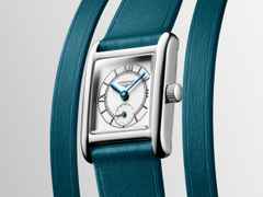 Longines DolceVita   Mini Quarz Edelstahl 22x29mm silbernes Zifferblatt blaues Lederband – Damenuhren Uhr ohne Datum aus Edelstahl und Leder. Das Gehäuse ist rechteckig und silber. Das Lederarmband ist blau. Das Zifferblatt ist römisch und silber. – Ansicht 2