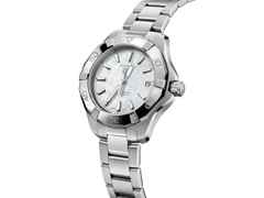 TAG Heuer Aquaracer Professional 200 Solargraph Quarz Edelstahl 34mm weißes Perlmutt-Zifferblatt Metallband – Damenuhren Uhr mit Datum aus Edelstahl. Das Gehäuse ist rund und silber. Das Edelstahlarmband ist silber. Das Zifferblatt ist ein Index in weiß. – Ansicht 2