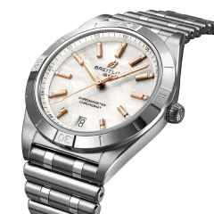 Breitling Chronomat Automatic 36 Edelstahl weißes Zifferblatt mit Brillanten Metallband – Damenuhren Uhr mit Datum aus Edelstahl. Das Gehäuse ist rund und silber. Das Edelstahlarmband ist silber. Das Zifferblatt ist ein Index in weiß. – Ansicht 2