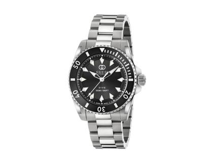 Herrenuhren Uhr ohne Datum aus Edelstahl und Keramik. Das Gehäuse ist rund und silber. Das Edelstahlarmband ist silber. Das Zifferblatt ist ein Index in schwarz.
