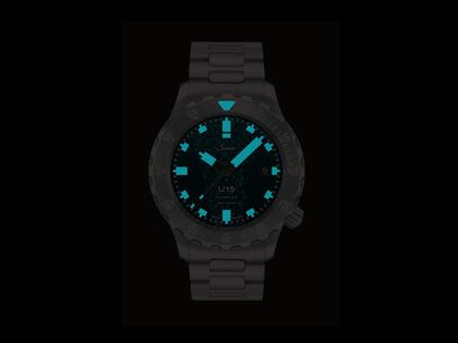 Sinn Spezialuhren U15 Taucheruhr Limited Edition Automatik Edelstahl 41mm blau-grünes Zifferblatt Metallband – Herrenuhren Uhr mit Datum aus Edelstahl. Das Gehäuse ist rund und grau. Das Edelstahlarmband ist grau. Das Zifferblatt ist ein Index in blau. – Ansicht 4