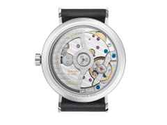 Nomos Glashütte Tangente 35 neomatik Automatik Edelstahl 35mm weißes Zifferblatt schwarzes Lederband – Damenuhren Uhr ohne Datum aus Edelstahl. Das Gehäuse ist rund und silber. Das Lederarmband ist schwarz. Das Zifferblatt ist arabisch Index und silber. – Ansicht 2