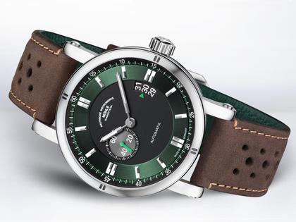 Mühle Glashütte Teutonia Sport II "Racing Green" Automatik Edelstahl 41,6mm grünes Zifferblatt braunes Lederband – Herrenuhren Uhr mit Datum aus Edelstahl. Das Gehäuse ist rund und silber. Das Lederarmband ist braun. Das Zifferblatt ist ein Index in grün. – Ansicht 2