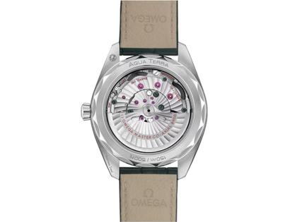 Omega Seamaster Aqua Terra 150M Automatik Edelstahl 41mm grünes Zifferblatt Lederband – Herrenuhren Uhr mit Datum aus Edelstahl. Das Gehäuse ist rund und silber. Das Lederarmband Kroko / Alligator ist grün. Das Zifferblatt ist ein Index in grün. – Ansicht 2