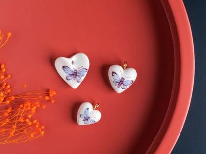 Meissen Anhänger Größe M Herz "Blauer Schmetterling" – Anhänger Anhänger ohne Besatz aus 750 Rotgold, Porzellan und und . – Ansicht 4