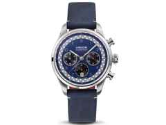 Union Glashütte Belisar Chronograph Sachsen Classic 2021 Limited Edition Automatik Edelstahl 44mm blaues Zifferblatt blaues Lederband – Herrenuhren Chronograph aus Edelstahl. Das Gehäuse ist rund und silber. Das Lederarmband ist blau. Das Zifferblatt ist arabisch Index und blau.