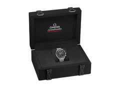Omega Speedmaster Moonwatch Professional Chronograph Hesalitglas Handaufzug Edelstahl 42mm schwarzes Zifferblatt Metallband – Herrenuhren Chronograph aus Edelstahl und eloxiertes Aluminium. Das Gehäuse ist rund und silber. Das Edelstahlarmband ist silber. Das Zifferblatt ist ein Index in schwarz. – Ansicht 3