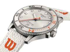 Tissot Seastar Wilson WNBA Quarz Edelstahl 40mm weißes Zifferblatt weißes Lederband – Herrenuhren Uhr mit Datum aus Edelstahl. Das Gehäuse ist rund und silber. Das Lederarmband ist weiß. Das Zifferblatt ist ein Index in weiß. – Ansicht 2