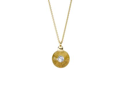 Schmuckwerk Glasklar Collier Gelbgold 90cm Glaskugelanhänger klar mit Brillant 0,300ct – Halsschmuck Kette mit Anhänger in gelb und aus 750 Gelbgold.