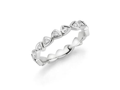 Ringe Ring mit Besatz aus 950 Platin.