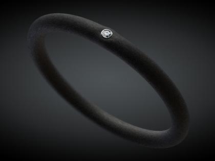 André Ribeiro Armreif Kautschuk mit Brillant 0,15 – Armschmuck Armreif aus 750 Weißgold, Kautschuk und und .